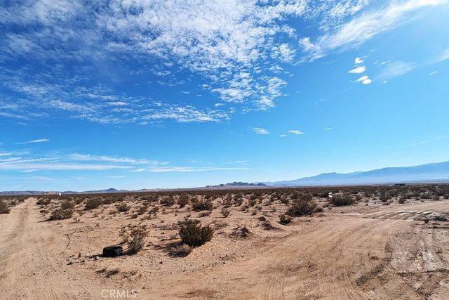 8 Northside Rd, Lucerne Valley
