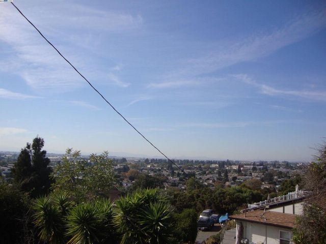 Saturn Dr, San Leandro