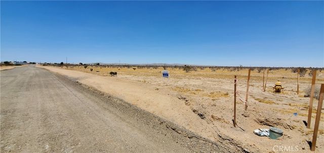 Auburn Avenue, Adelanto
