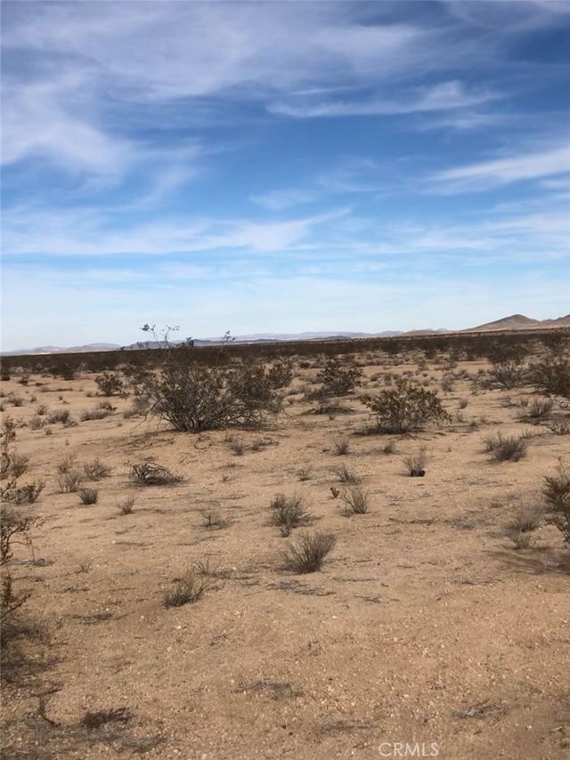 Vacant Land, Adelanto