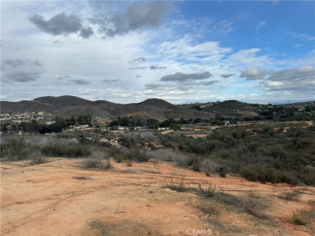 17 Orange, Menifee