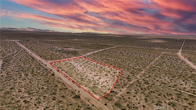 Crestview, Adelanto