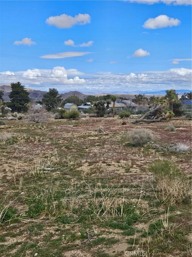 60374 La Mirada Trail, Joshua Tree