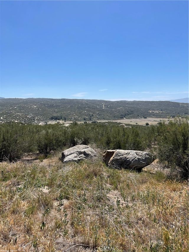 35410 Willow Creek Road, Hemet