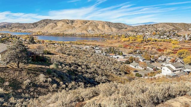 42729 Montello Drive, Lake Elizabeth