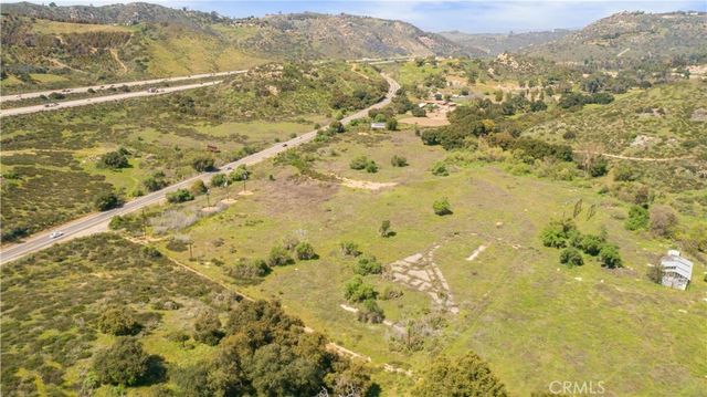 29255 Champagne Boulevard, Escondido