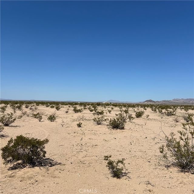 1102 Samarkland Dr, 29 Palms