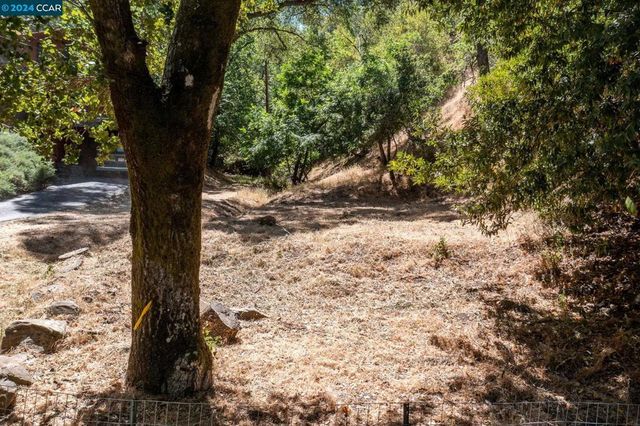 12063 Glenora Way, Sunol