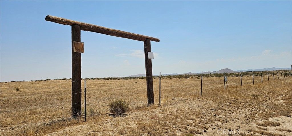 20th Street West, Mojave