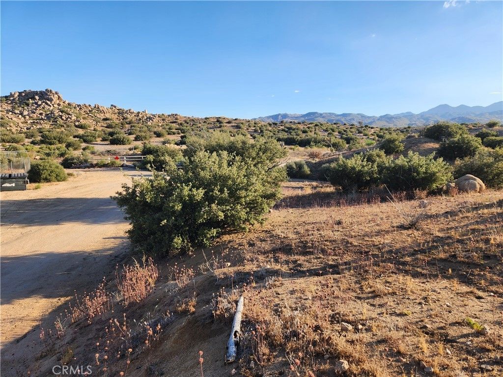 7 Ac Oak Drive, Pioneertown