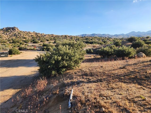 7 Ac Oak Drive, Pioneertown