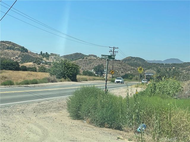 Raciti Road, Wildomar