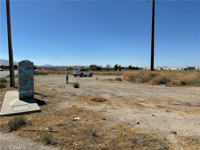 39227 Sierra Highway, Palmdale