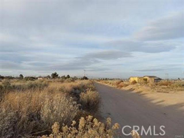 Palmer Road, Adelanto