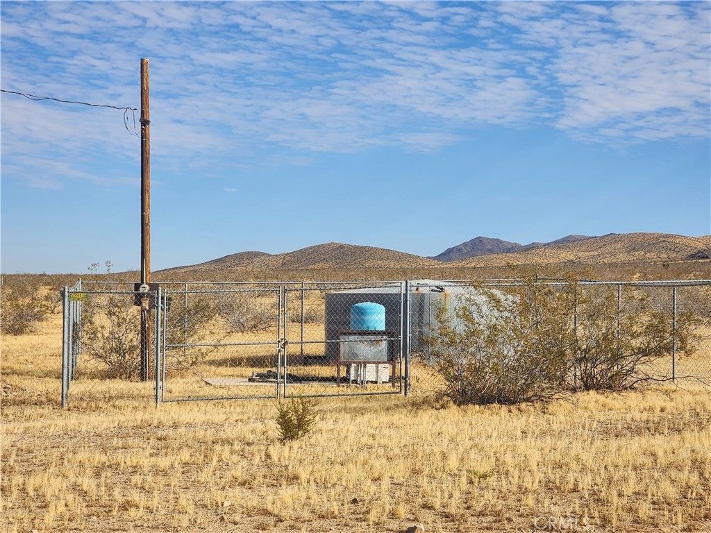 Morro Road, Apple Valley