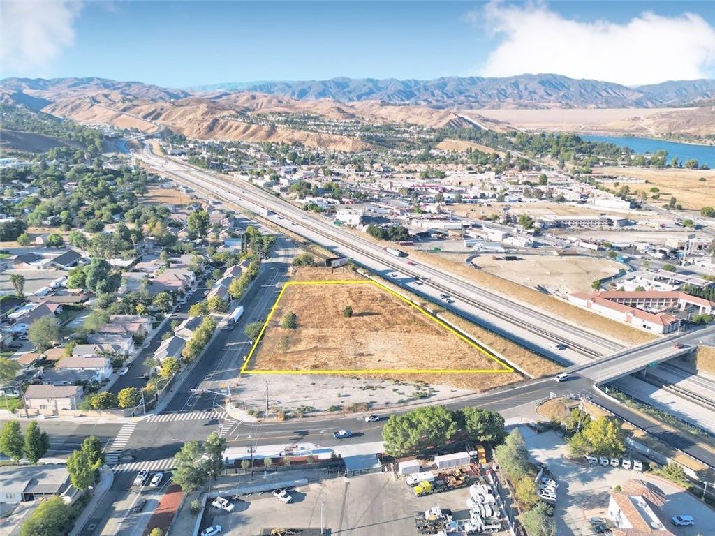 31426 The Old Road N, Castaic
