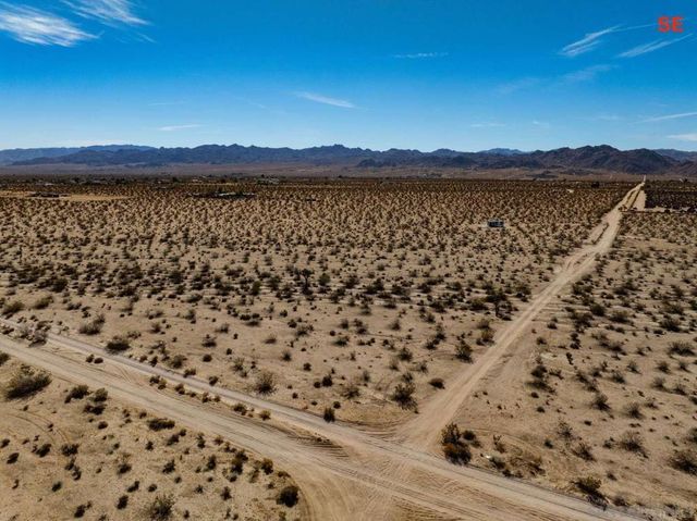 Center Ave, Joshua Tree