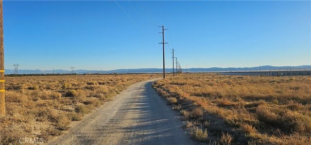 Willow Avenue, Rosamond