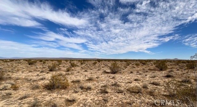 Neualia Road, California City