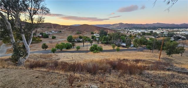 Hill Avenue, Lake Elsinore