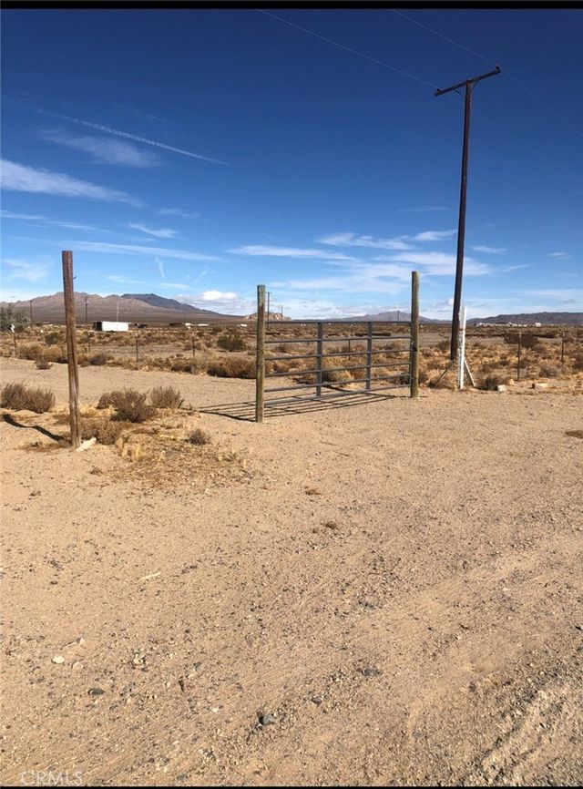 Squaw Bush Road, Lucerne Valley