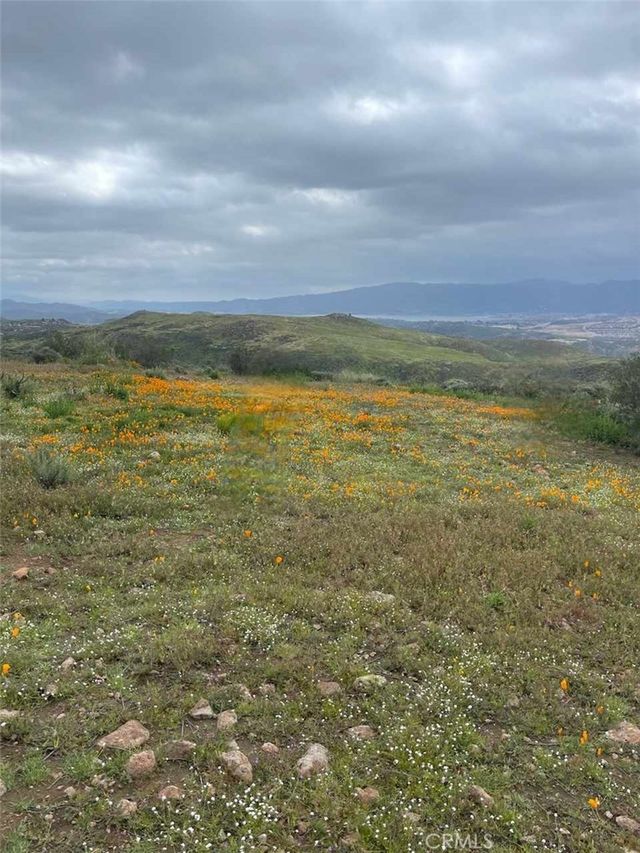 Hilltop, Perris