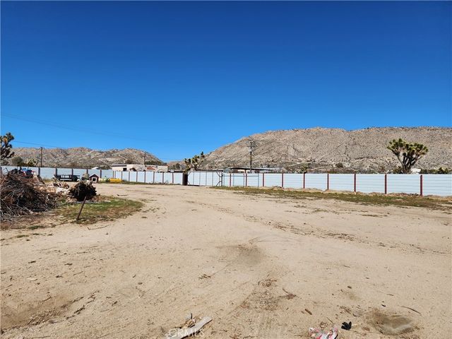 7248 Scarvan Road, Yucca Valley