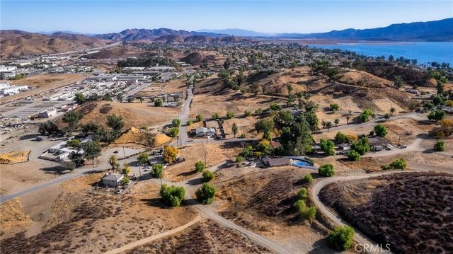 Palm Drive, Lake Elsinore