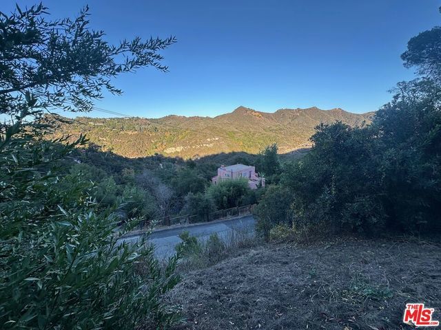 19936 Observation Drive, Topanga