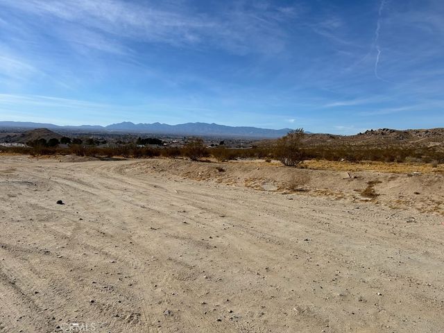 Apple Valley Road, Apple Valley