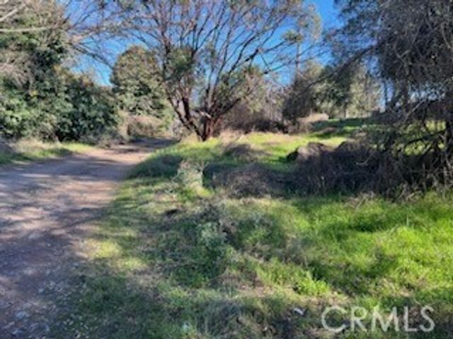 14212 Woodland Drive, Clearlake