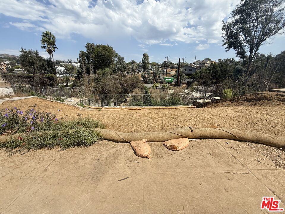 Photo of Listing #25498371