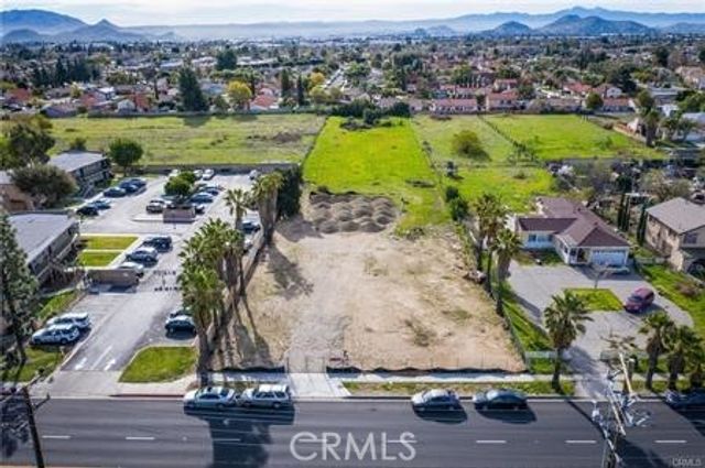 405 W Merrill Avenue, Rialto