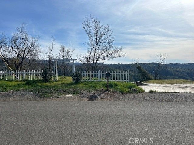 5200 Country Club Drive, Paradise