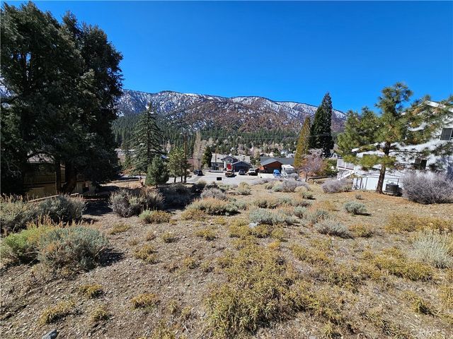Apple Vista Drive, Wrightwood