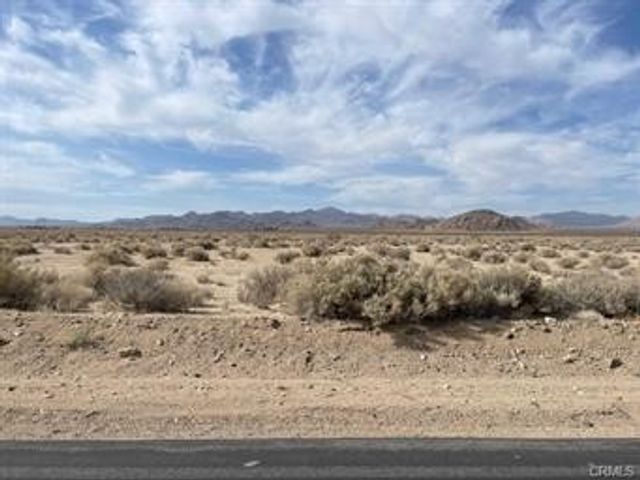 Dallas Avenue, Lucerne Valley
