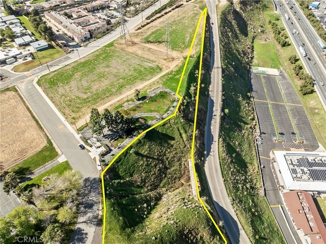 Vista Grande Way, Grand Terrace