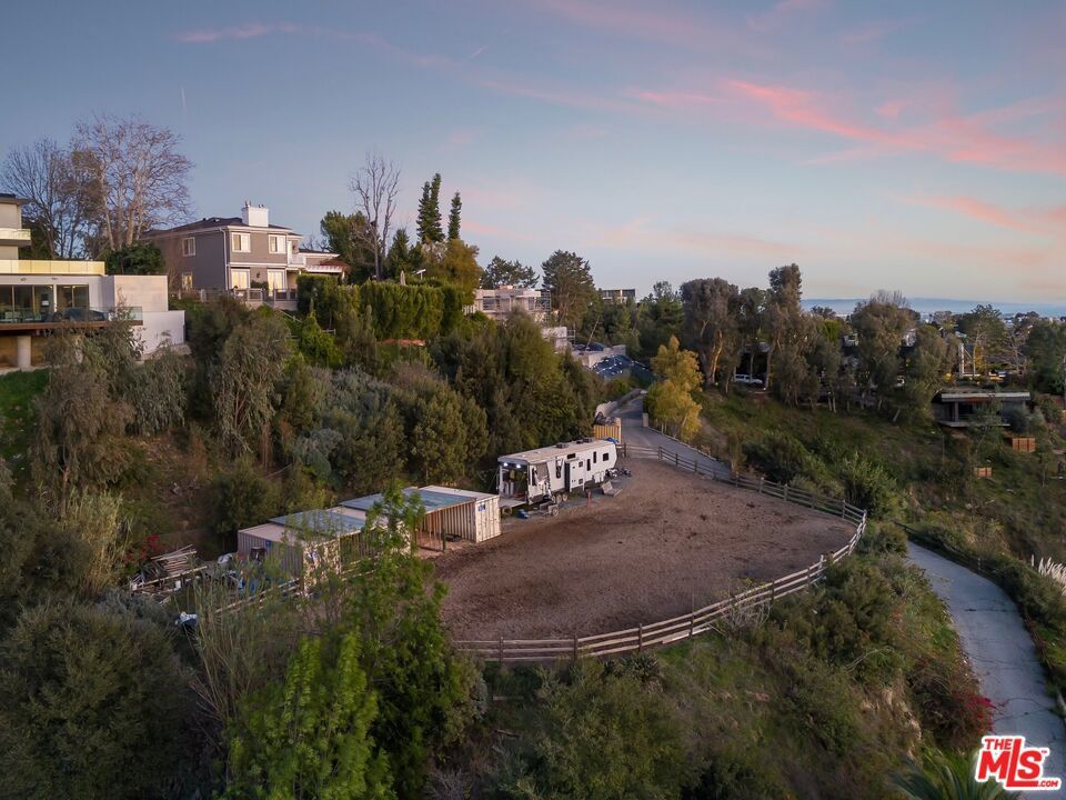 Photo of Listing #25516697