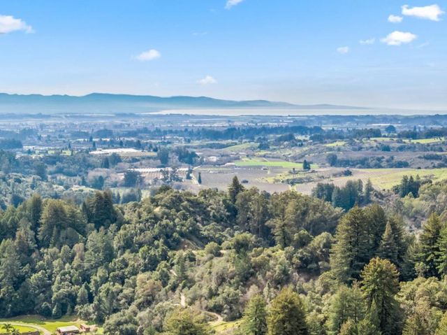 530 Apple Valley Lane, Watsonville