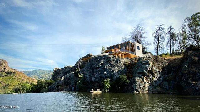 28801 Lakeshore Drive, Agoura Hills