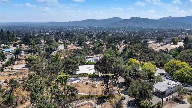 150 Jaxine Drive, Altadena