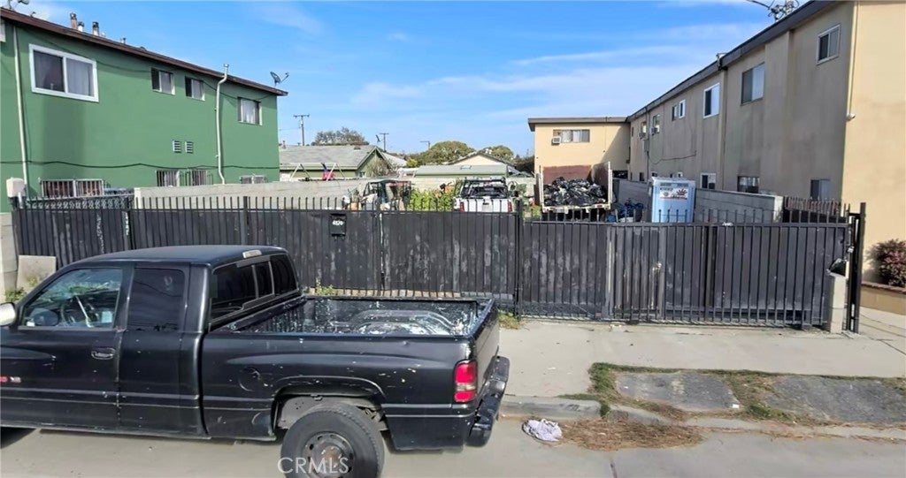 Photo of Listing #DW25087250