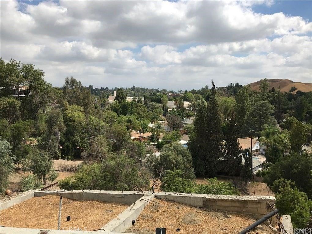 5040 Marmol Drive, Woodland Hills