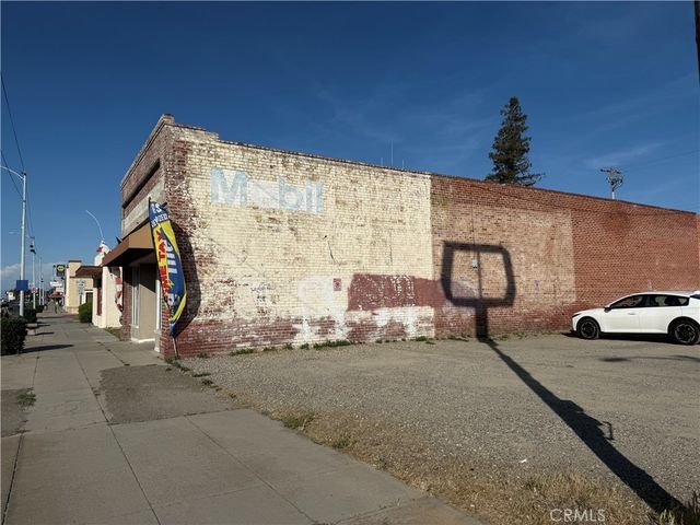 W Robertson Boulevard, Chowchilla
