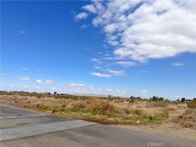 Lee Ave, Adelanto