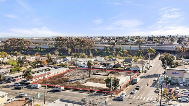 11400 S Hoover Street, Los Angeles