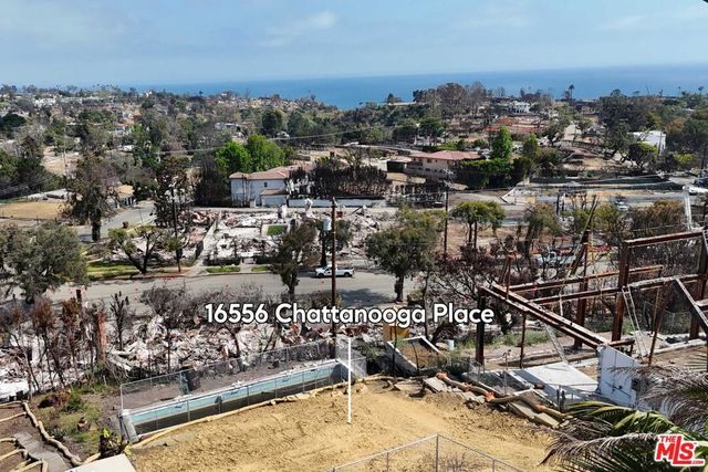 16556 Chattanooga Place, Pacific Palisades