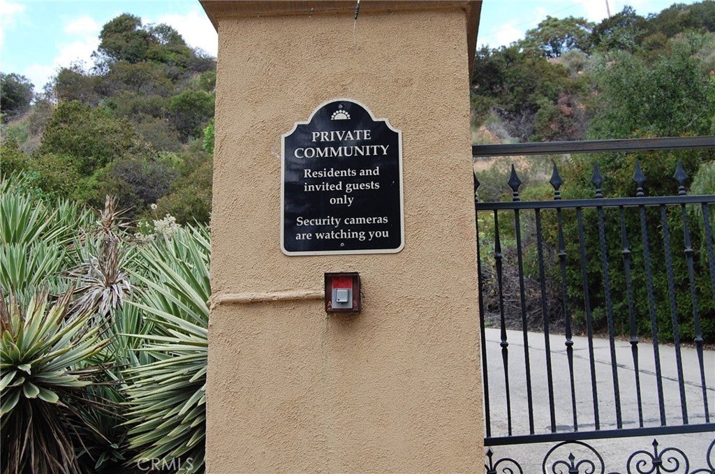 Broken Spur Road, La Verne