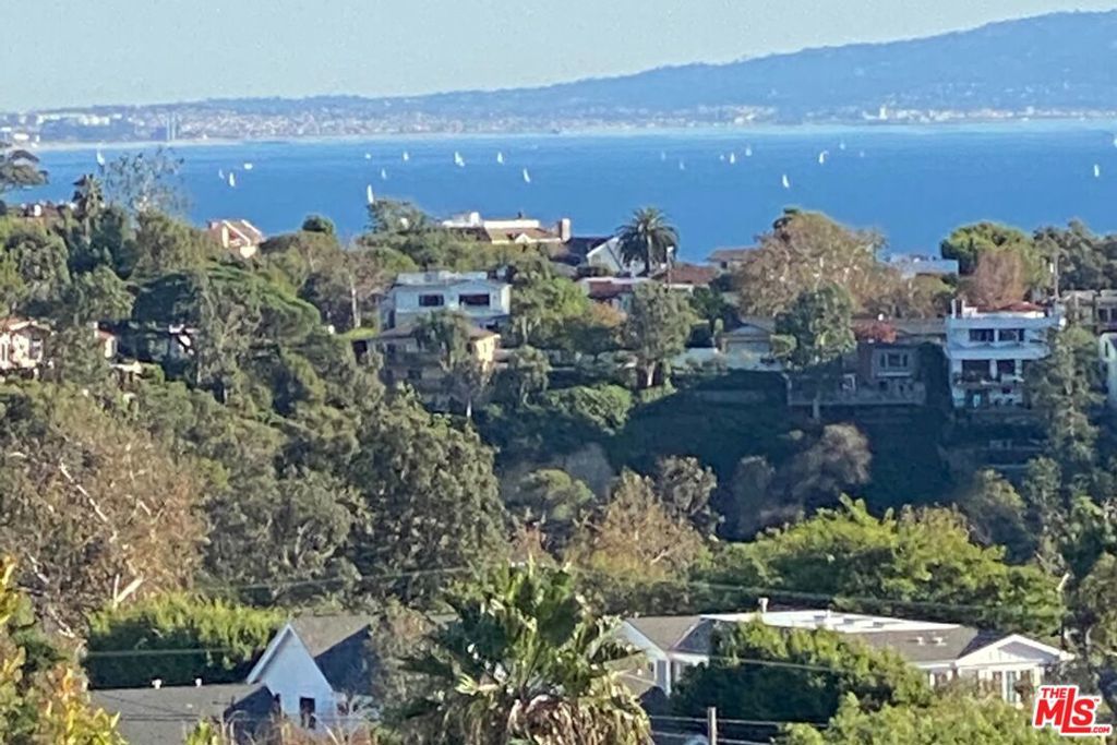 Photo of Listing #25533355