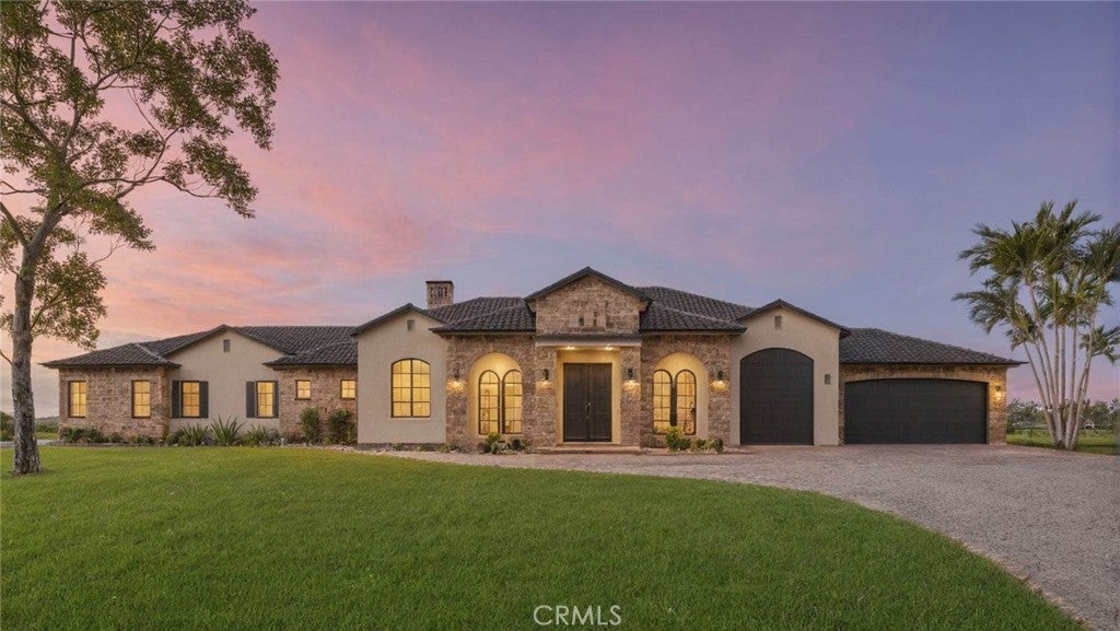 Photo of Listing #IV25098223